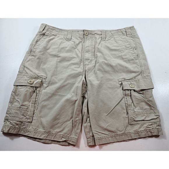Eddie Bauer size 42 cargo shorts khaki outdoor casual flap pockets EUC men's ^ - Picture 1 of 5